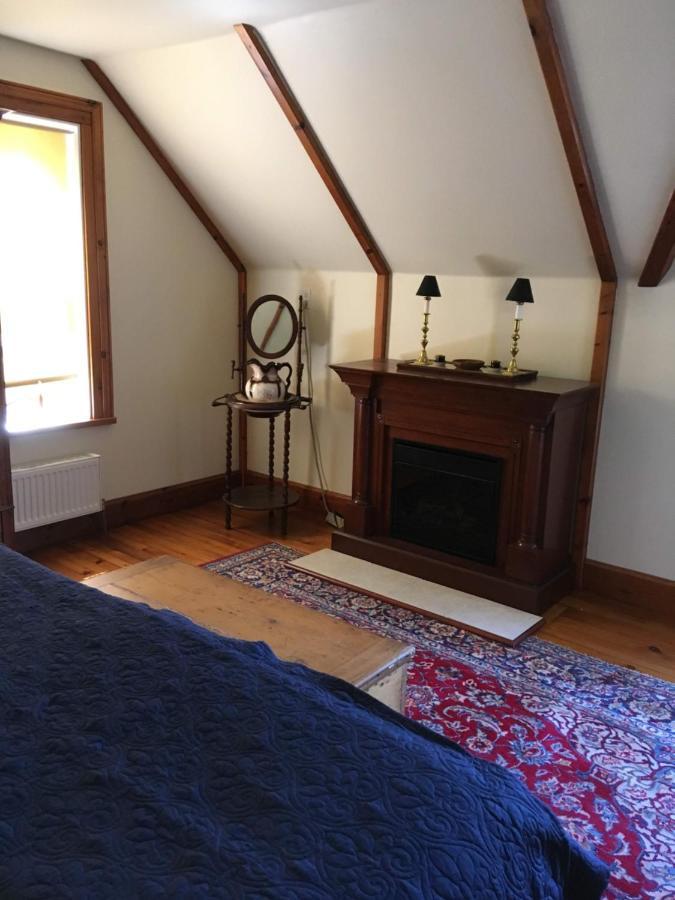 Sawyer'S Creek Bed And Breakfast Algonquin Highlands Exterior photo